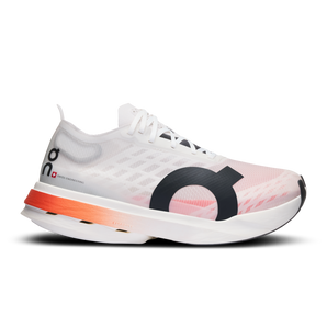 On Cloudboom Strike (Women) - White/Black