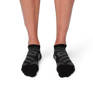 Low Sock - Shadow/Black-On Running-RunActive